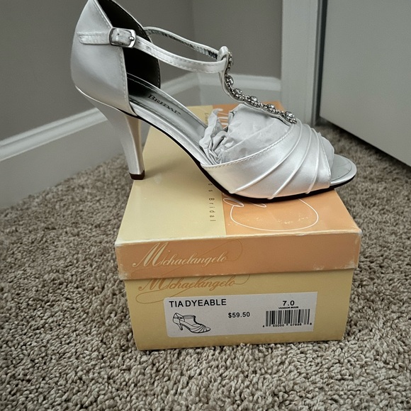 Satin Dyeable Heels - Picture 2 of 2